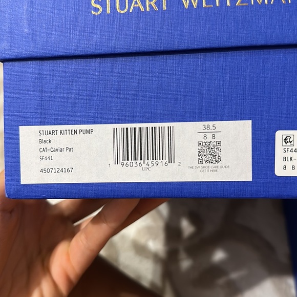 Stuart Weitzman - Stuart Kitten Pump Black - Picture 4 of 4